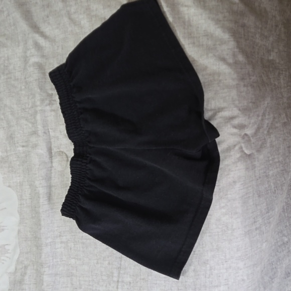 Blsck volleyball shorts - Picture 2 of 3